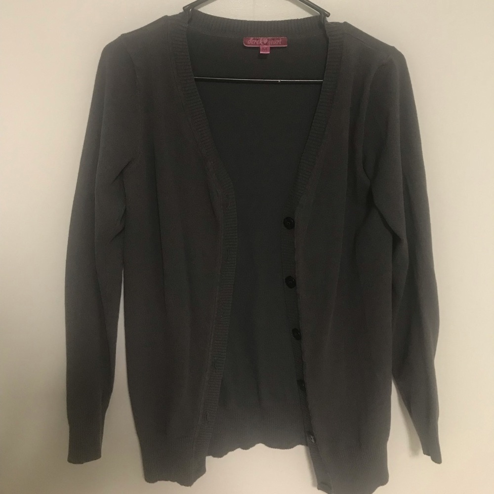 Derek Heart, gray sweater, medium